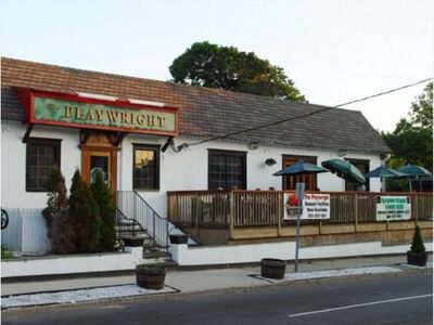 The Playwright Irish Pub serves Irish fare and American cuisine for lunch and dinner daily.