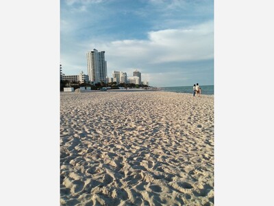 Enjoy dining, shopping, and swimming on Miami Beach in Florida.